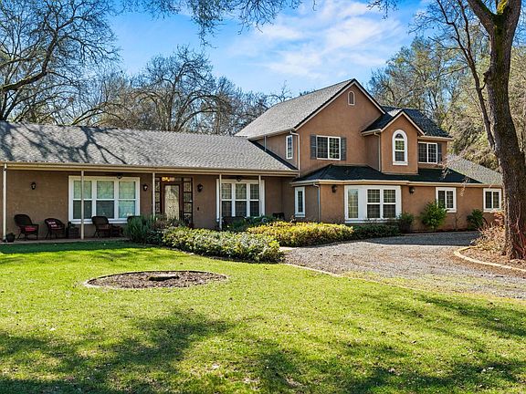 2nd image of 2661 Oak Lane Dr