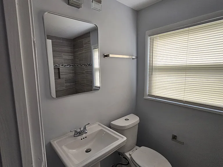 180 Ruzelle Dr SE — Photo 2