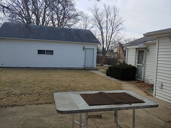 4th image of 1770 Wicke Ave