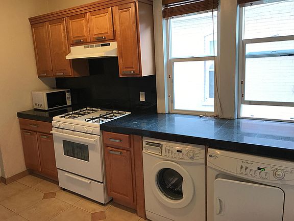 5th image of 433 S Douglas St APT 1