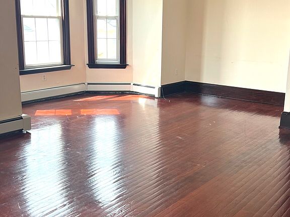 5th image of 15 Locust St #3