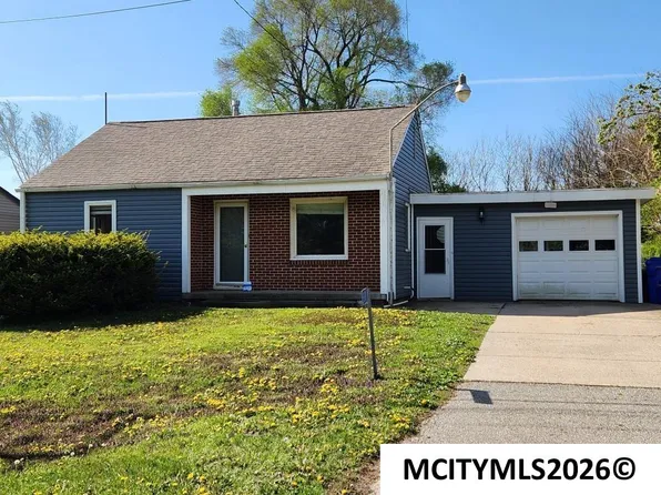 16111 245th St, Mason City, IA 50401