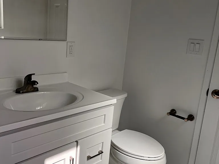 3626 Redondo Beach Blvd #C — Photo 13