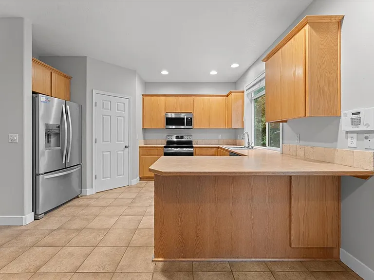 315 S 34th Pl — Photo 16