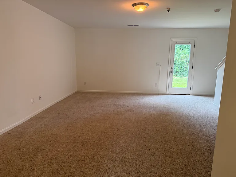 6243 Ellenwood Dr — Photo 22