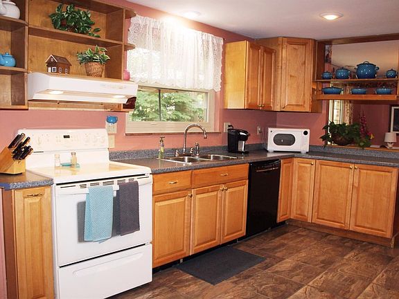 5th image of 200 Furbee Dr