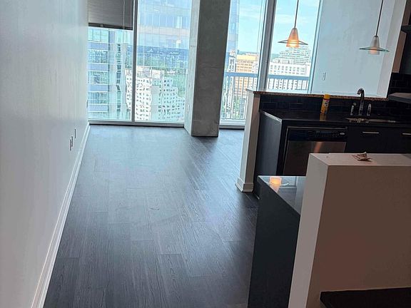 4th image of 3324 Peachtree Rd NE Unit 2213