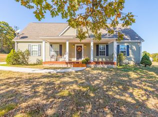 82 Oak Grove Rd, Chickamauga, GA 30707