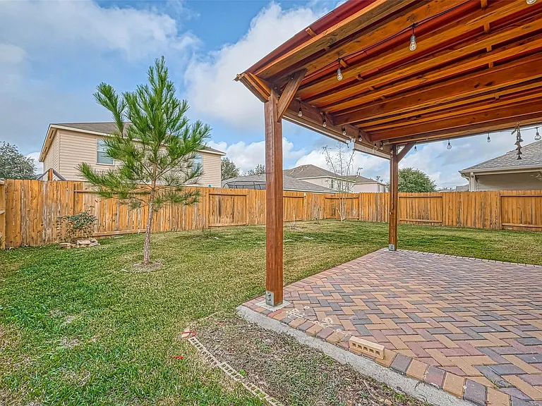 502 Mornington Ln — Photo 47