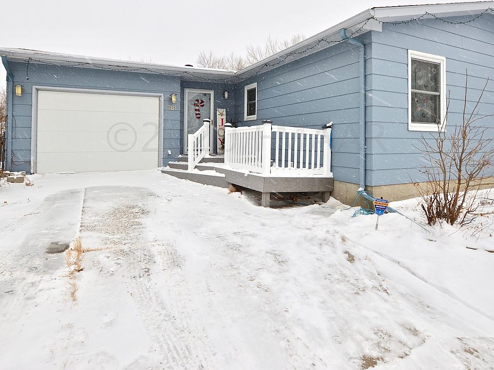1st image of 761 10 1/2 Ave W