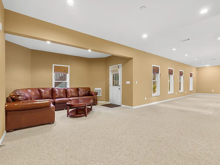 495 Pine Bough Ct — Photo 43
