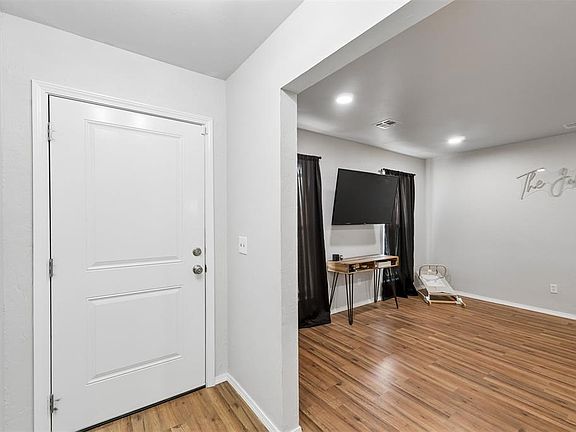 4th image of 513 Willow Ridge Pl