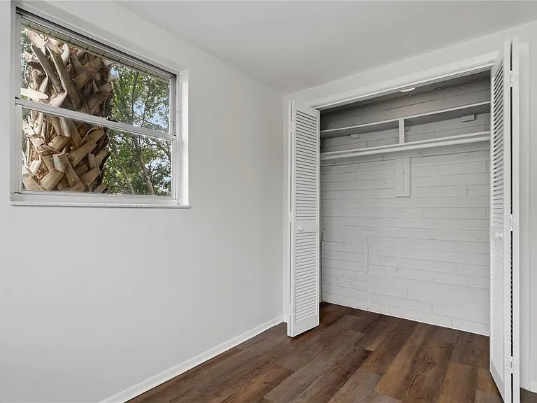 5165 Greenwood St — Photo 26