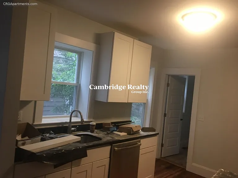 17 Ashland St #2T — Photo 8