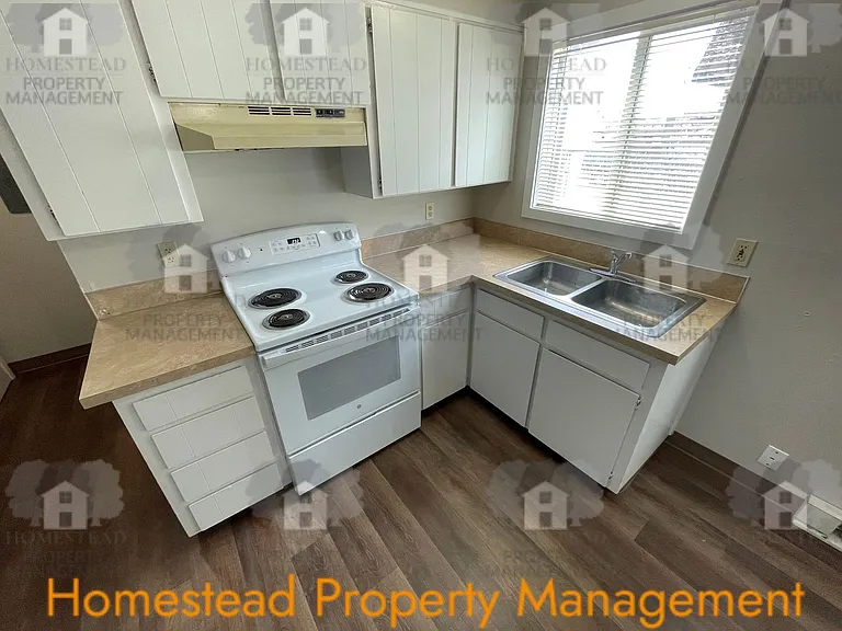 1630 Monmouth St — Photo 19