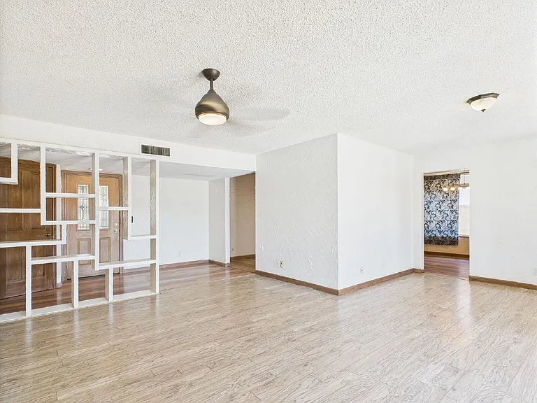 4533 W Brown St — Photo 5