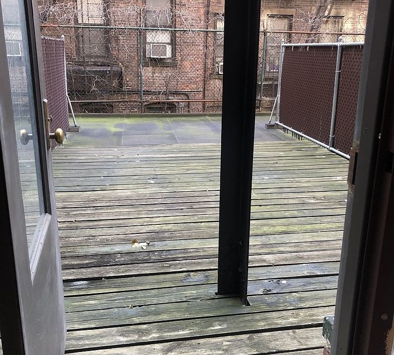 2nd image of 220 E 26th St APT 1M