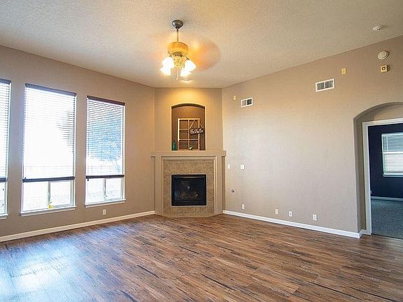 Family Room w/ Gas Fireplace