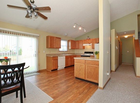 5th image of 8010 Willow Brook Csg Dr