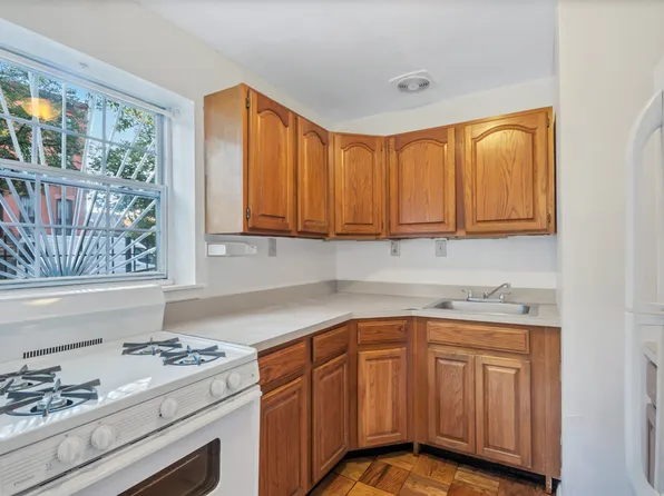 1 Monroe St, Brooklyn, NY 11238