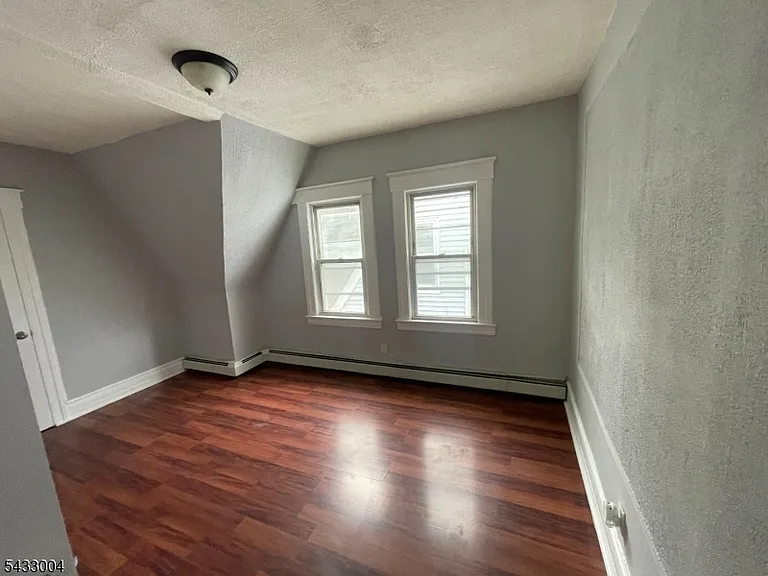 8 Treacy Ave #3 — Photo 2