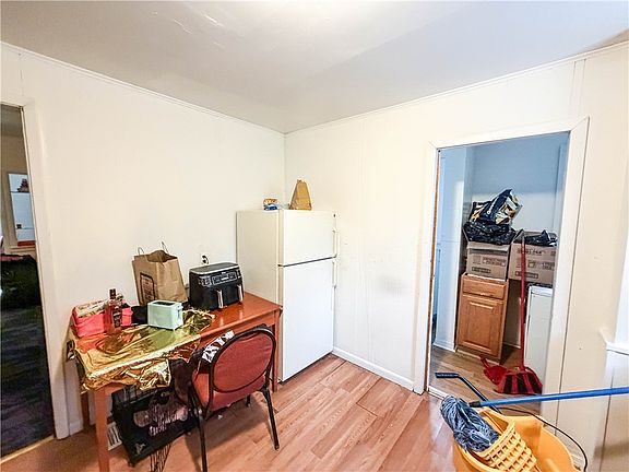 4th image of 623 Avenue D