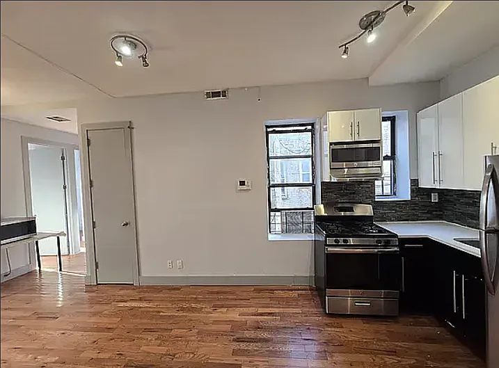 147 Rockaway Pkwy — Photo 1