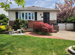 135 Guenther Ave, Valley Stream, NY 11580