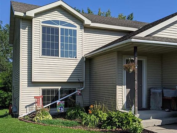 3rd image of 613 Colodoro Ln