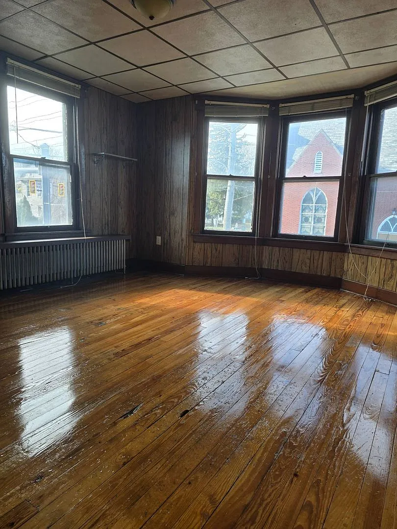 4 Bedroom — Photo 3