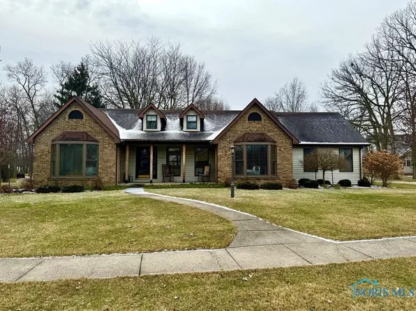 2041 Willow Bay Dr, Defiance, OH 43512