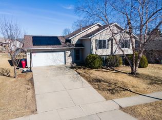 5910 Shetland Dr NW, Rochester, MN 55901