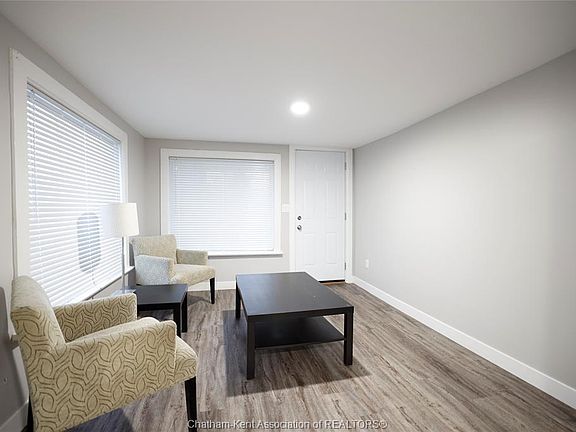 4th image of 97 Taylor Ave