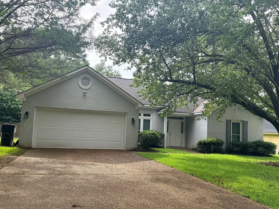 2508 Stanford Dr