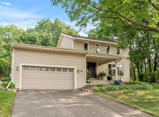 1576 Sherwood Way, Eagan, MN 55122