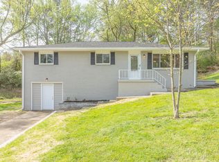 606 Holly Dr, Rossville, GA 30741