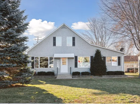 201 W 2nd St #4, Waconia, MN 55387