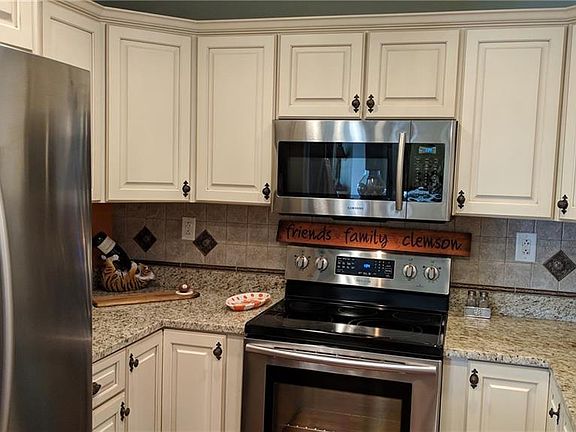 4th image of 849 Tiger Blvd Unit 504
