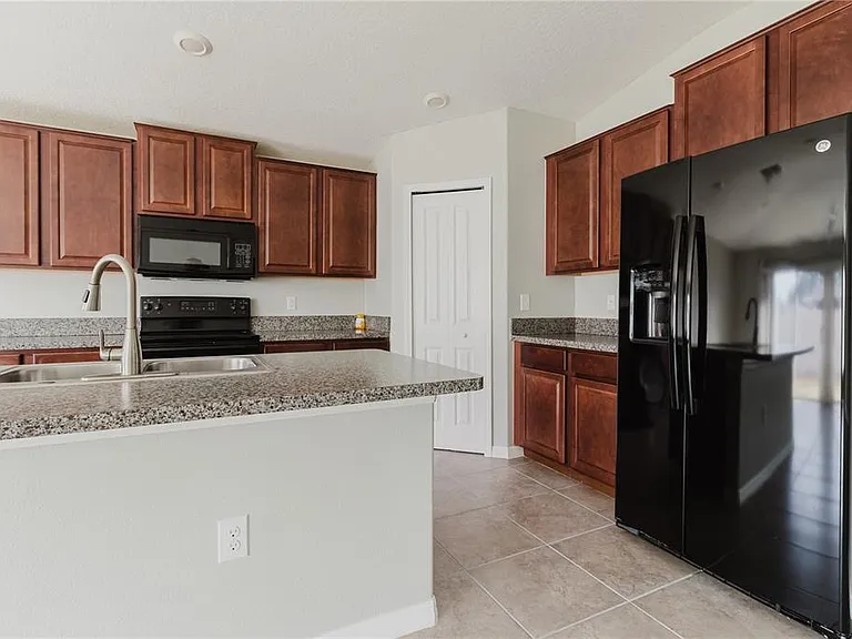 304 Cascade Bend Dr — Photo 70