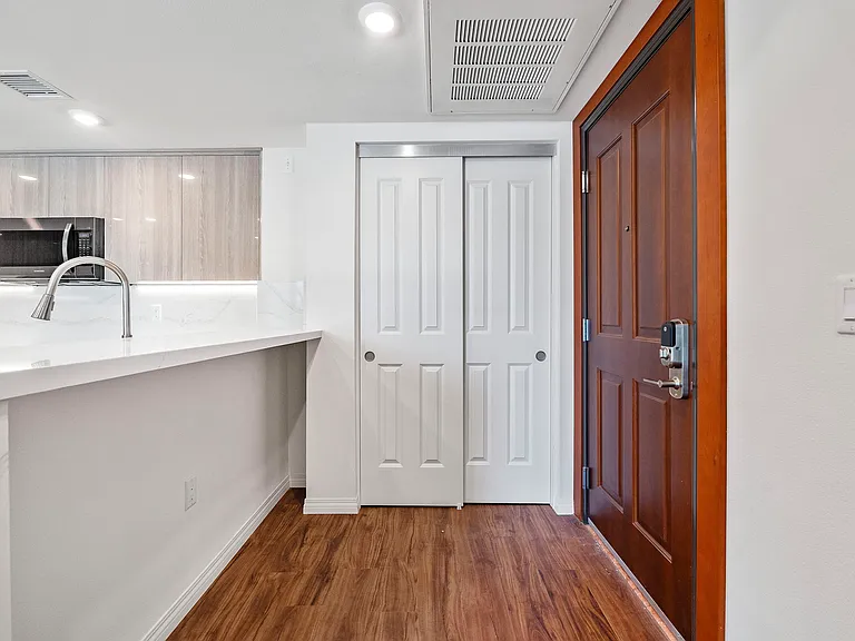 5240 Virginia Ave #325 — Photo 3