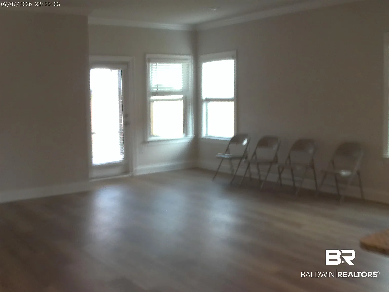 5 bed, 3.0 bath, 2012 sqft, $2,500 — Photo 2