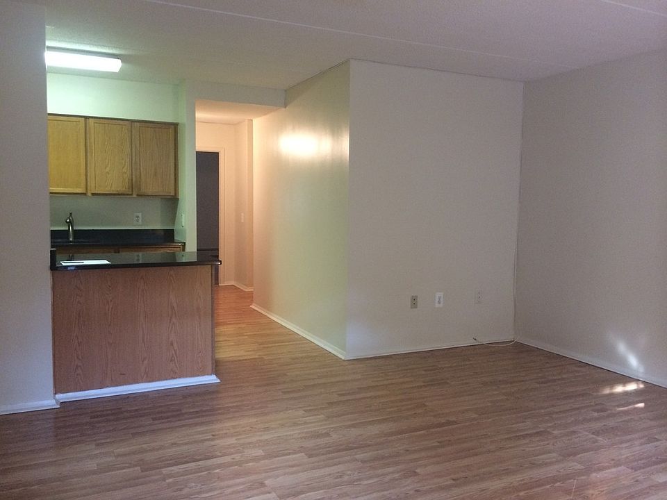 1st image of 319 E 119th St