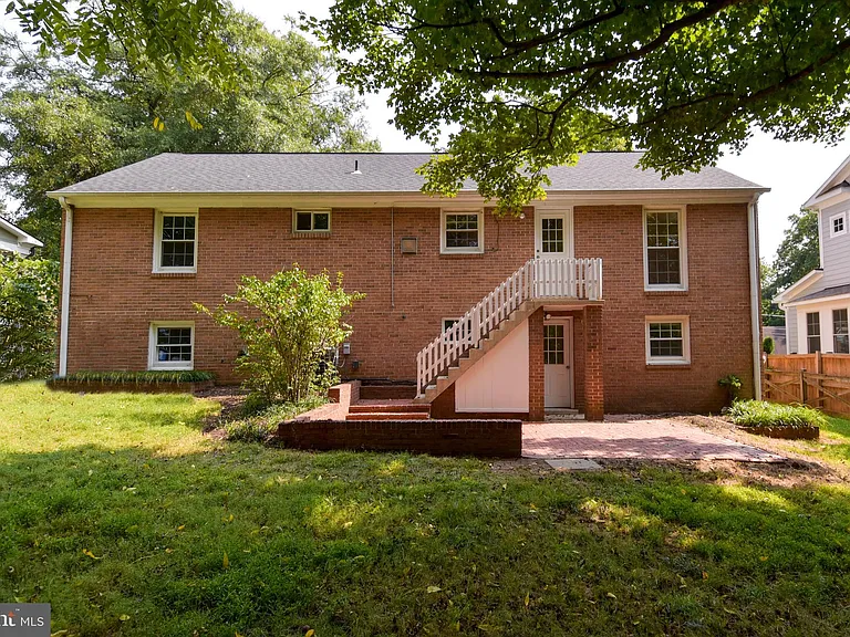 7513 Sebago Rd — Photo 45