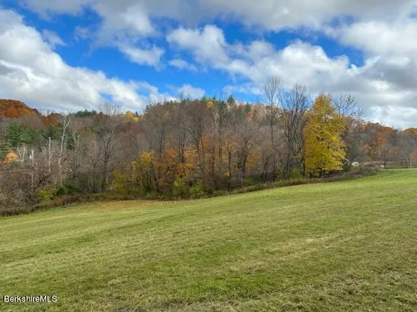 2 N Pownal Rd, Pownal, VT 05261