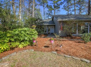 218 Lord Granville Dr, Morehead City, NC 28557