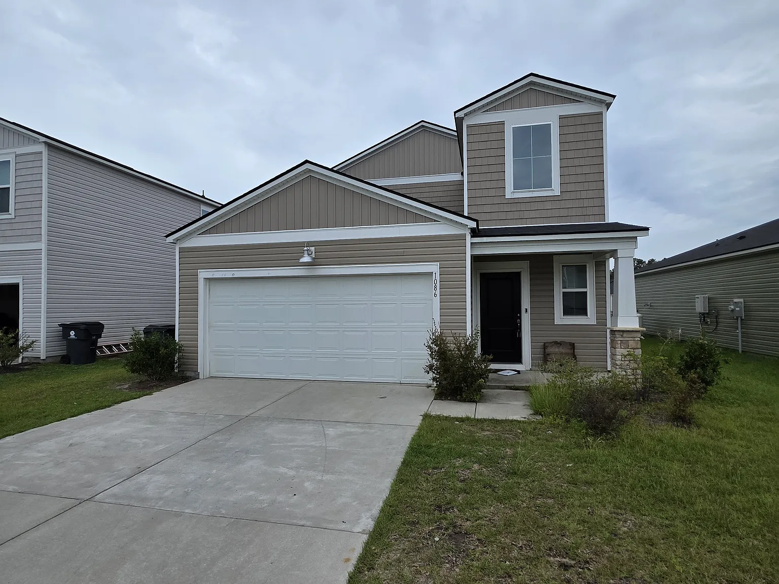 5 bed, 2350 sqft, $2,450 — Photo 2