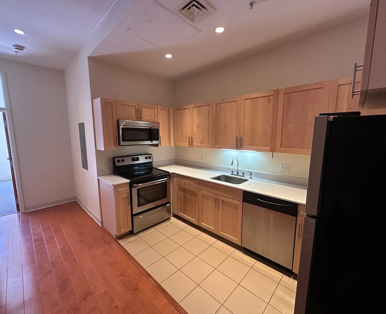 405 Washington St — Photo 4