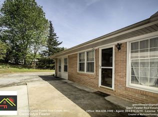 1512 Playground Rd, Walhalla, SC 29691