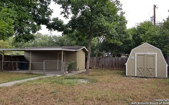 3rd image of 443 Hillwood Dr