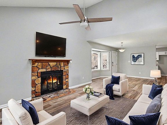 5th image of 1631 Roanoke St